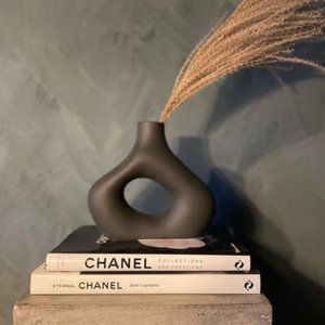 H&M Black Donut Vase - NWOT